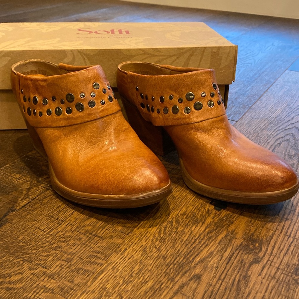 Sofft “GILA” Mule in Luggage, size 7.5